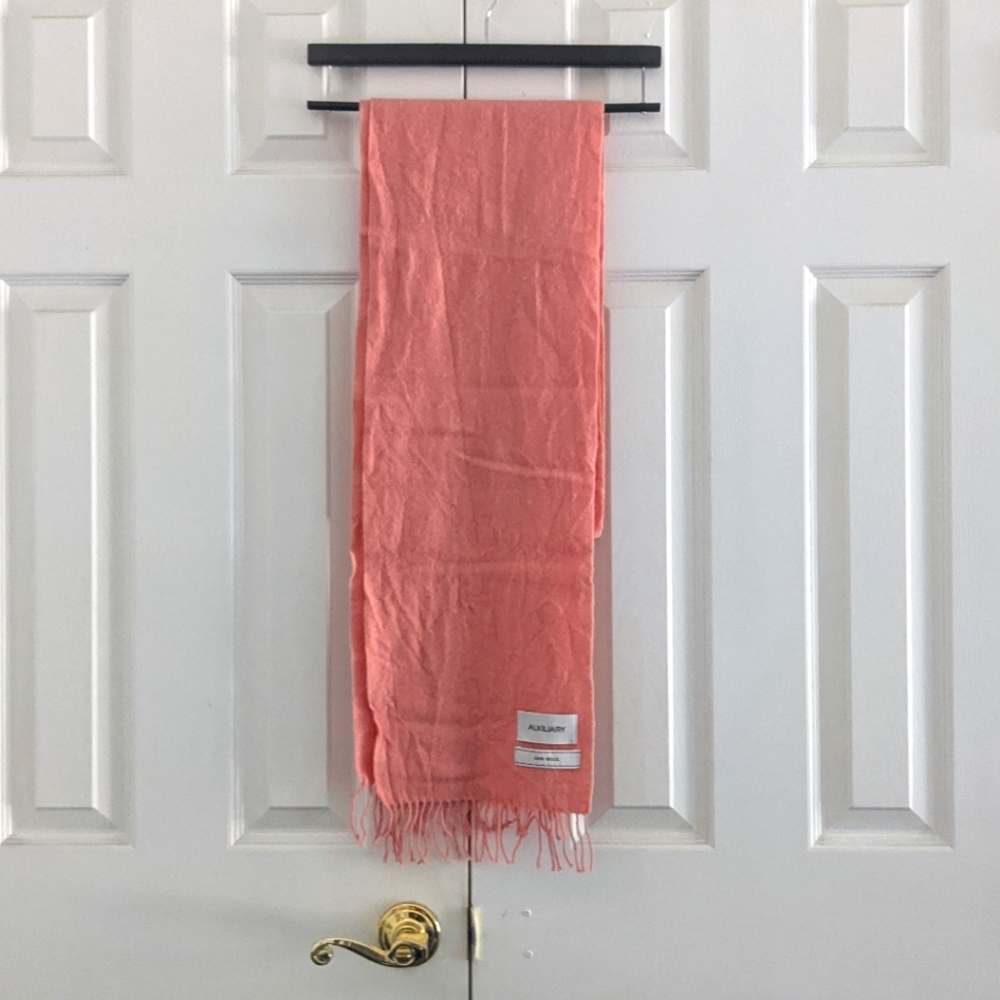 ARITZIA ALXILIARY Brand 100% Wool Fringe Scarf Salmon Pink